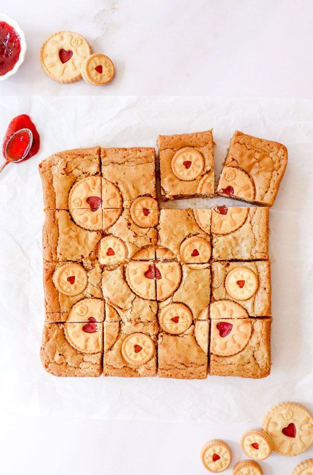 Jammy Dodger blondies. Yum!