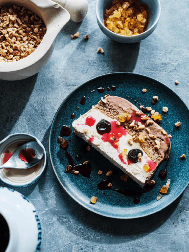 Semifreddo with hazelnut Ice Cream and cake