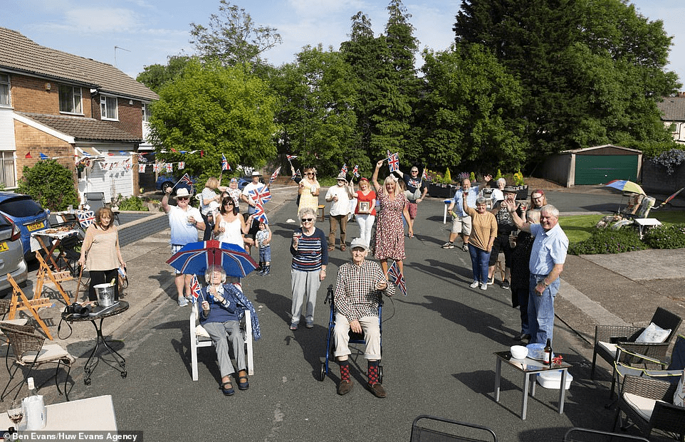 Socially Distanced Big Lunch for VE Day