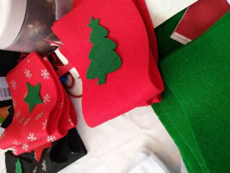 Red felt christmas crafts