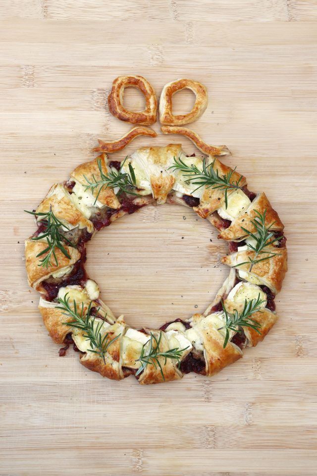 Stuffing, cranberry and brie wreath